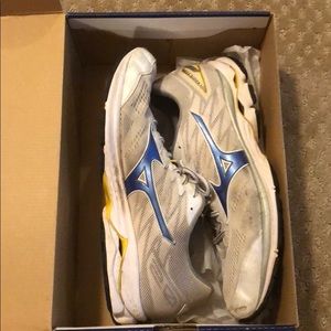 Mizuno Wave Rider 20 Size 14